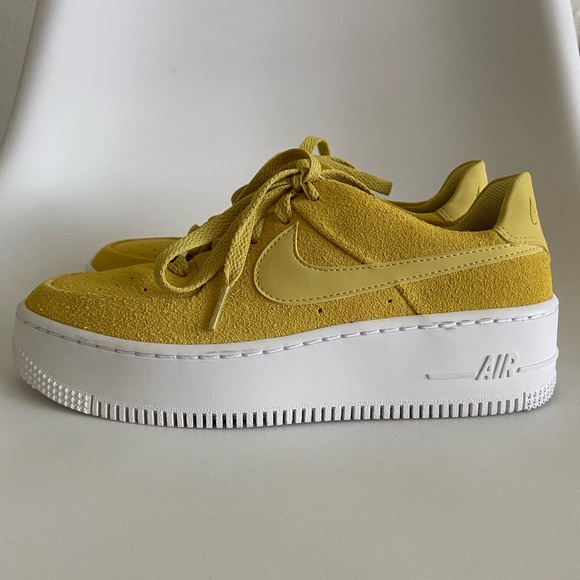 nike air force 1 sage low celery